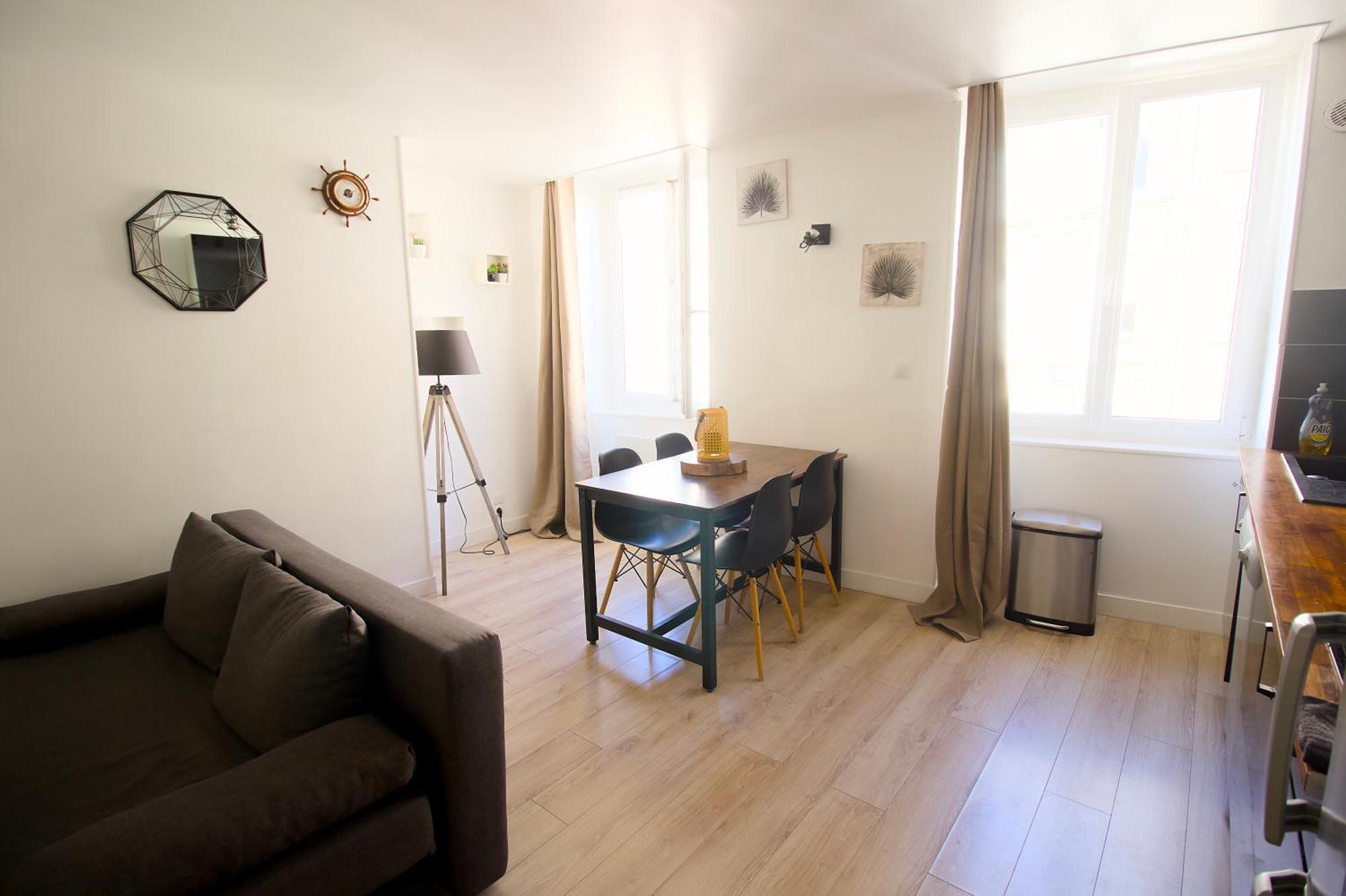 Triplex Lumineux A Cherbourg, Hyper Centre, 2 Pas Du Port & Vie Nocturne, Intendance Luxury Host Eksteriør billede